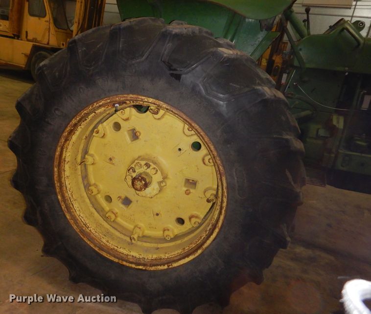 image for item KG9996 1967 John Deere 4020  tractor