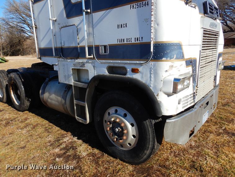 image for item DF0047 1985 Freightliner FLT  semi truck