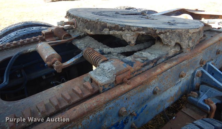 image for item DF0047 1985 Freightliner FLT  semi truck