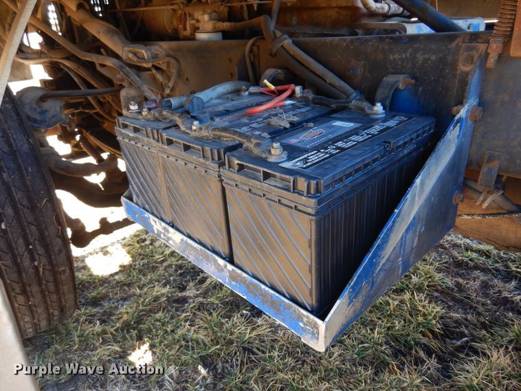 image for item DF0047 1985 Freightliner FLT  semi truck