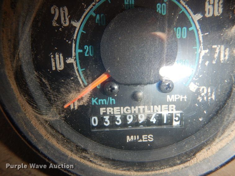 image for item DF0047 1985 Freightliner FLT  semi truck