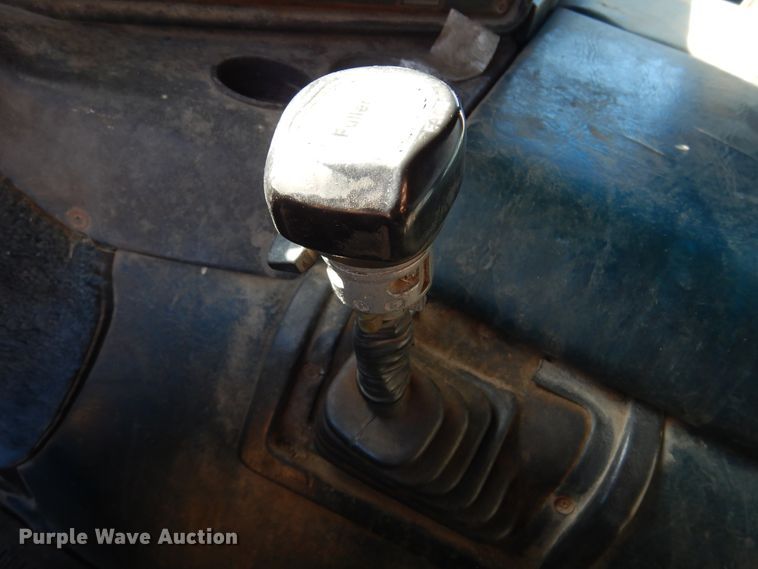 image for item DF0047 1985 Freightliner FLT  semi truck