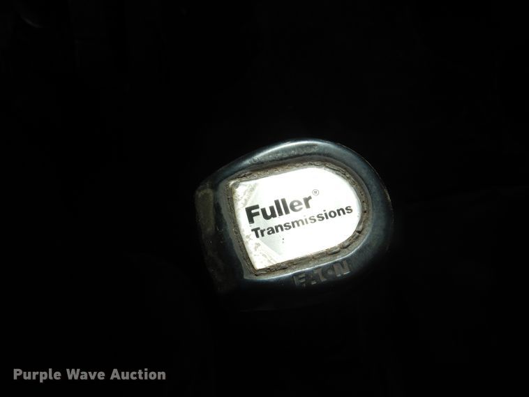 image for item DF0047 1985 Freightliner FLT  semi truck