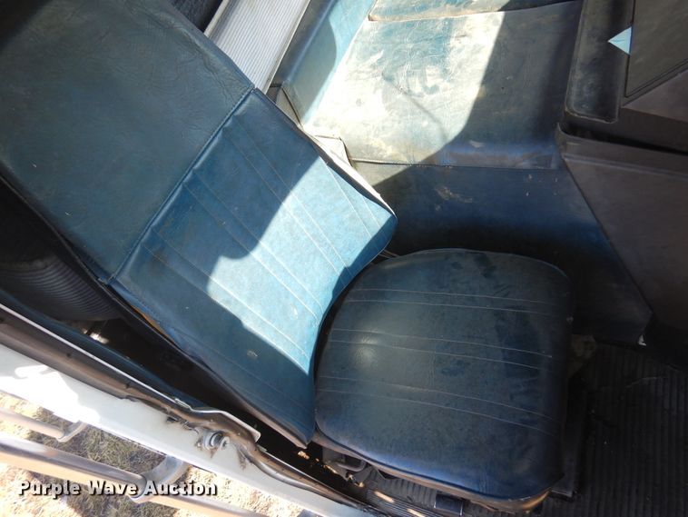 image for item DF0047 1985 Freightliner FLT  semi truck