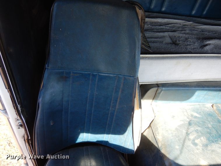 image for item DF0047 1985 Freightliner FLT  semi truck