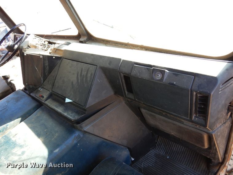 image for item DF0047 1985 Freightliner FLT  semi truck