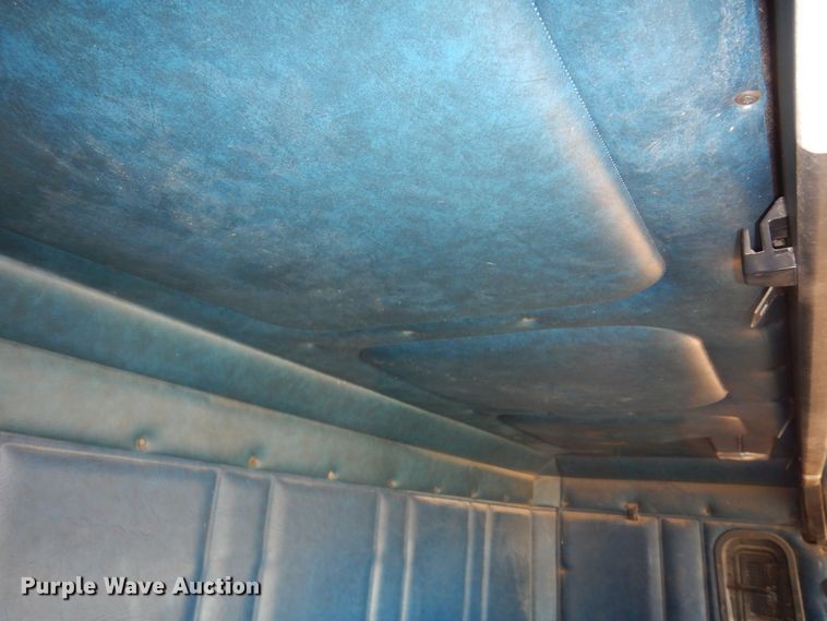 image for item DF0047 1985 Freightliner FLT  semi truck