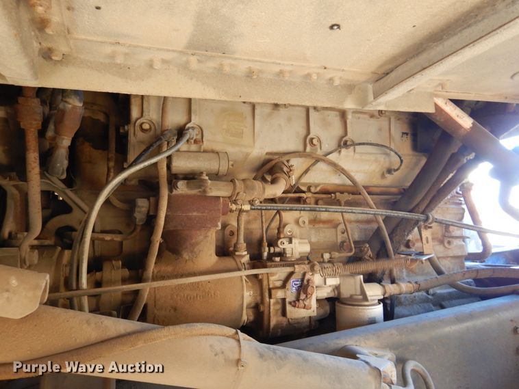 image for item DF0047 1985 Freightliner FLT  semi truck