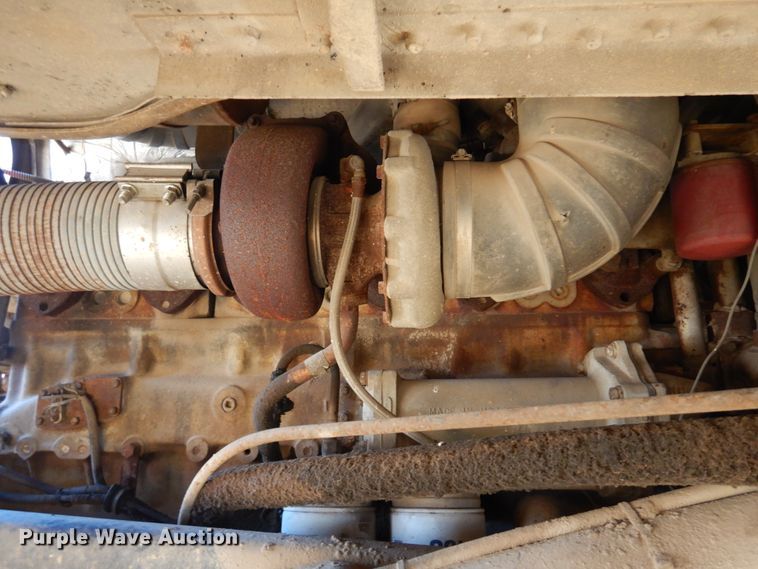 image for item DF0047 1985 Freightliner FLT  semi truck