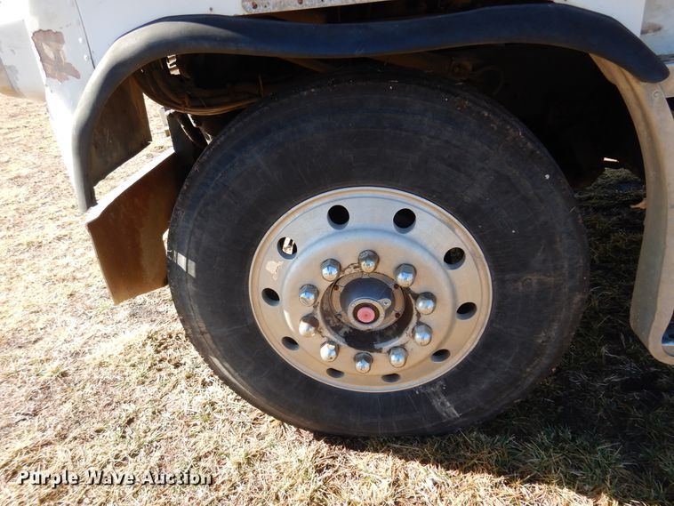 image for item DF0047 1985 Freightliner FLT  semi truck