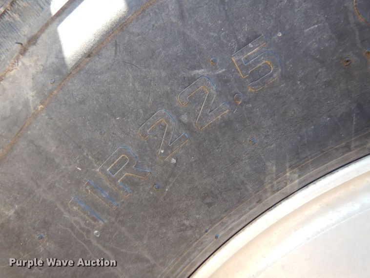 image for item DF0047 1985 Freightliner FLT  semi truck