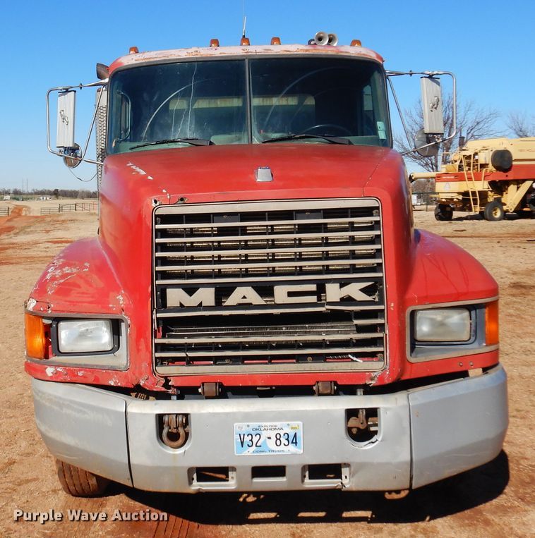 image for item DF0104 1993 Mack CH613  dump truck
