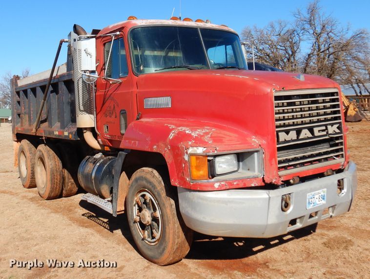 image for item DF0104 1993 Mack CH613  dump truck