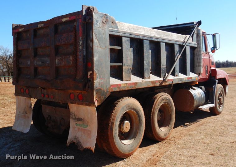 image for item DF0104 1993 Mack CH613  dump truck