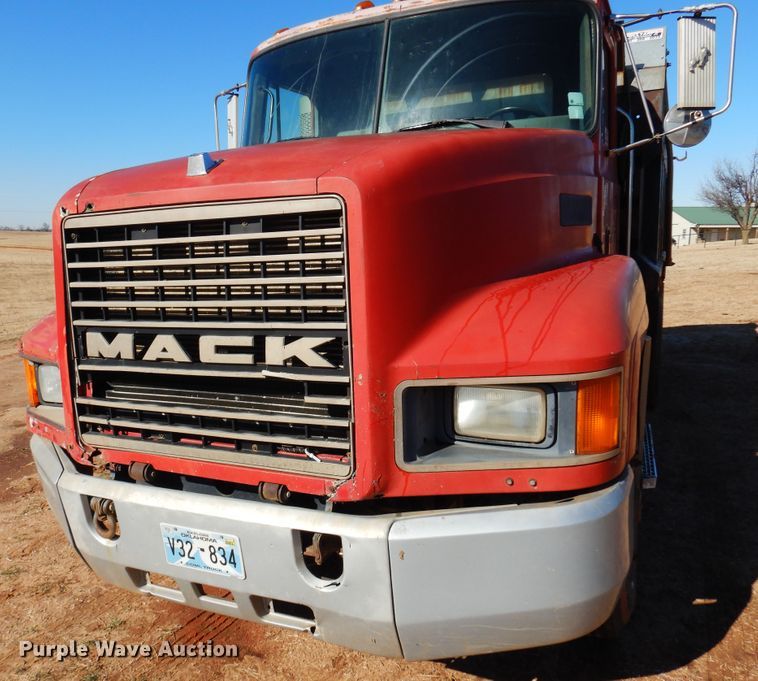 image for item DF0104 1993 Mack CH613  dump truck
