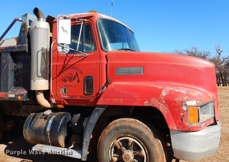 image for item DF0104 1993 Mack CH613  dump truck