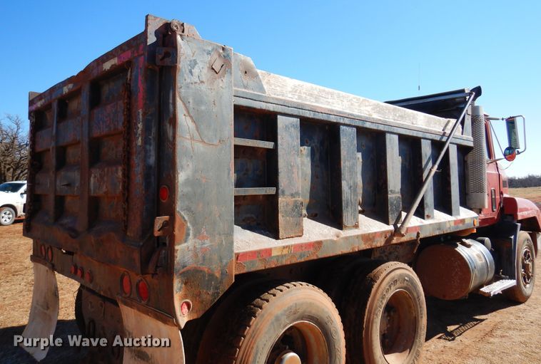 image for item DF0104 1993 Mack CH613  dump truck