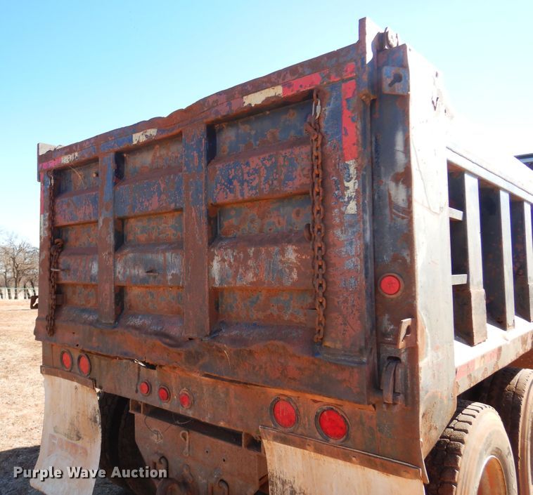 image for item DF0104 1993 Mack CH613  dump truck