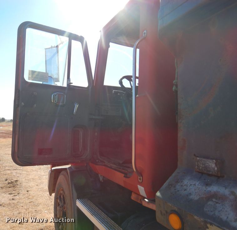 image for item DF0104 1993 Mack CH613  dump truck