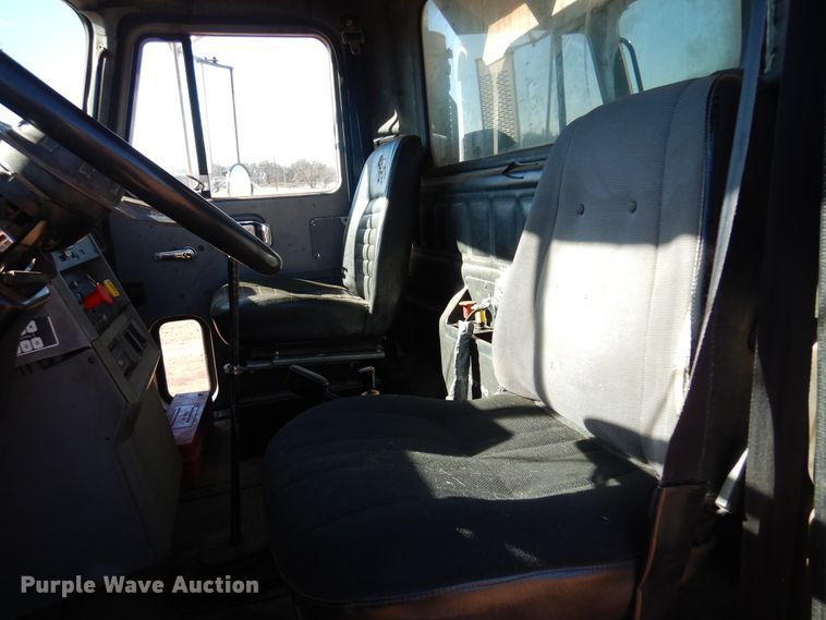 image for item DF0104 1993 Mack CH613  dump truck