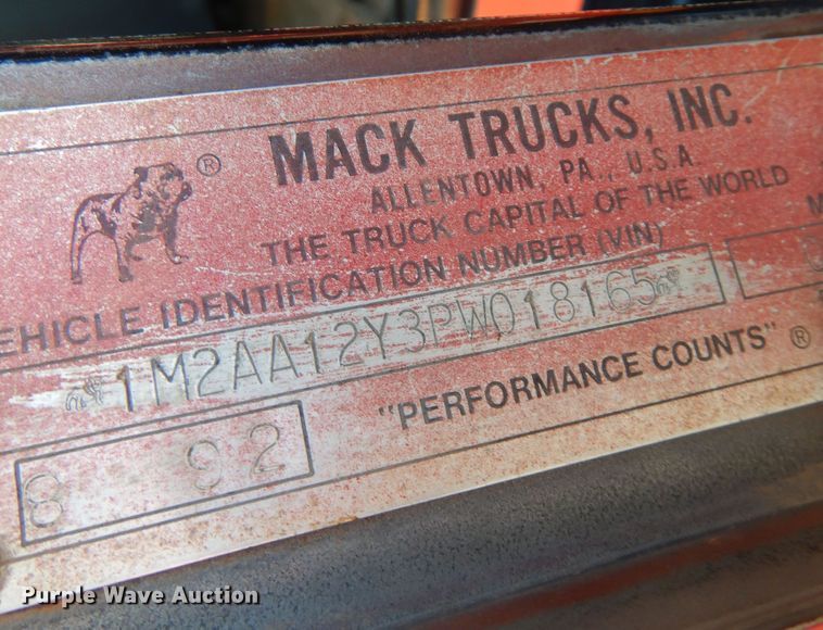 image for item DF0104 1993 Mack CH613  dump truck