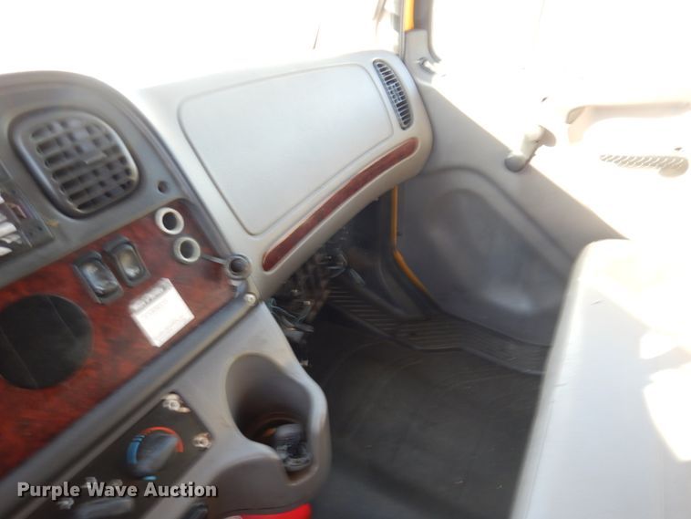 image for item DH7333 2014 Freightliner M2 106  box truck