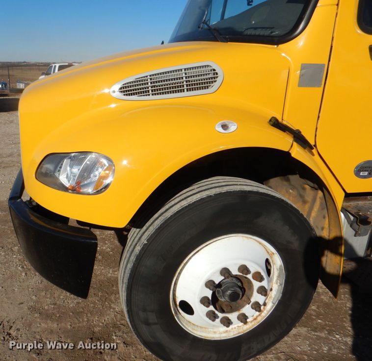 image for item DH7333 2014 Freightliner M2 106  box truck