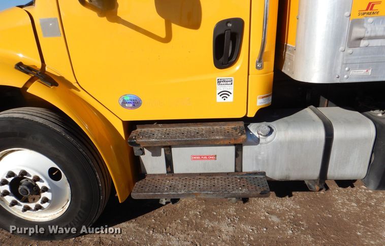 image for item DH7333 2014 Freightliner M2 106  box truck