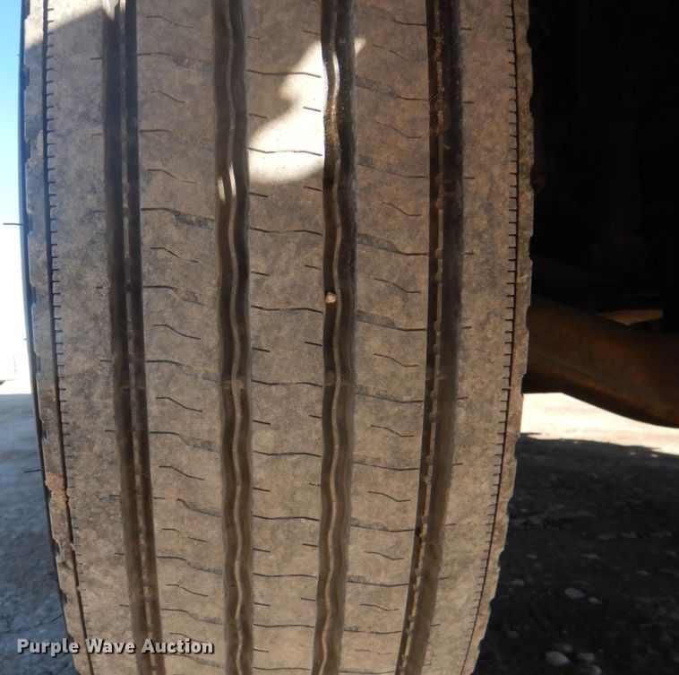 image for item DH7333 2014 Freightliner M2 106  box truck