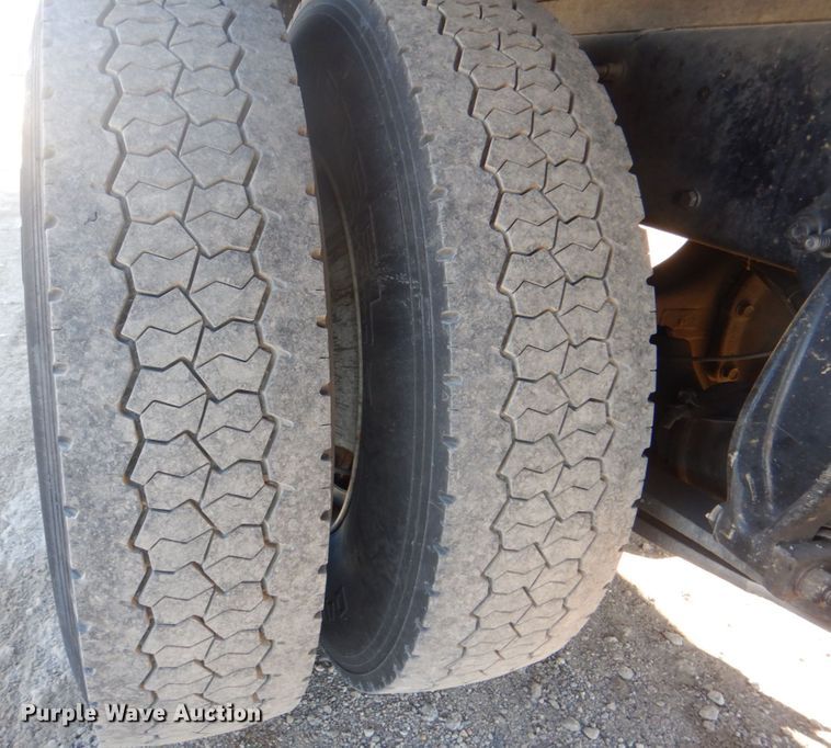 image for item DH7333 2014 Freightliner M2 106  box truck