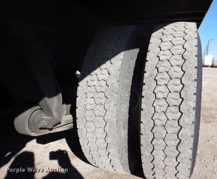 image for item DH7333 2014 Freightliner M2 106  box truck