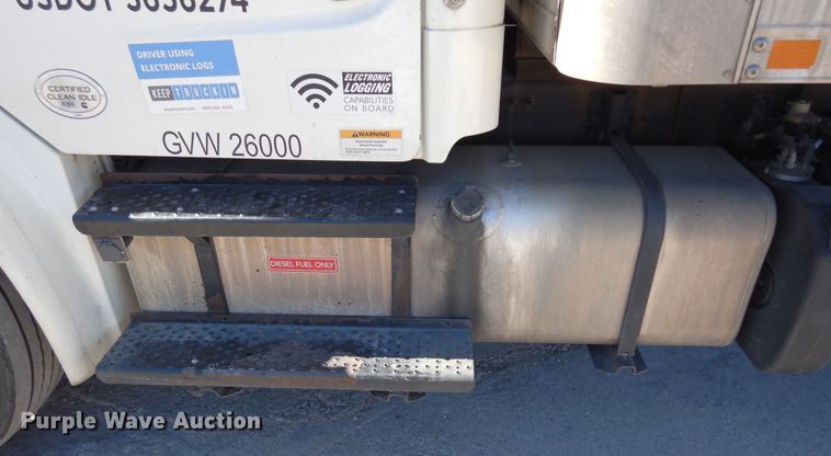 image for item DH7335 2015 Freightliner M2 106  box truck