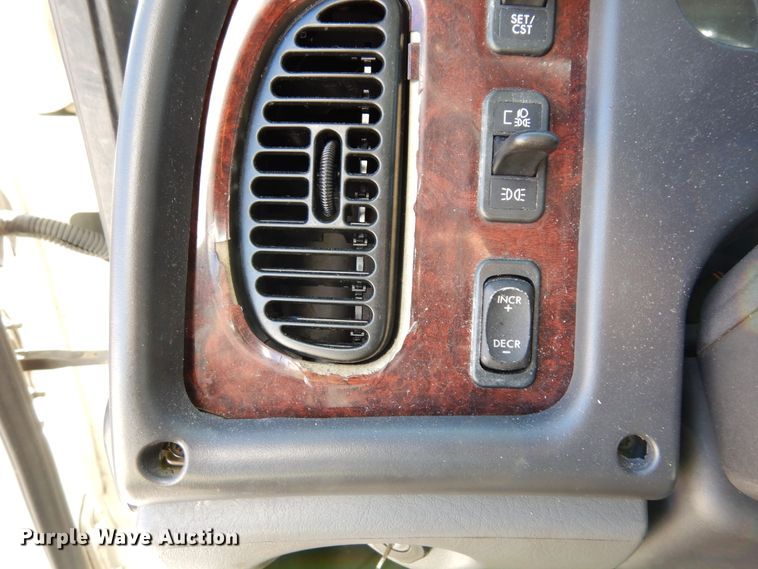 image for item DH7335 2015 Freightliner M2 106  box truck