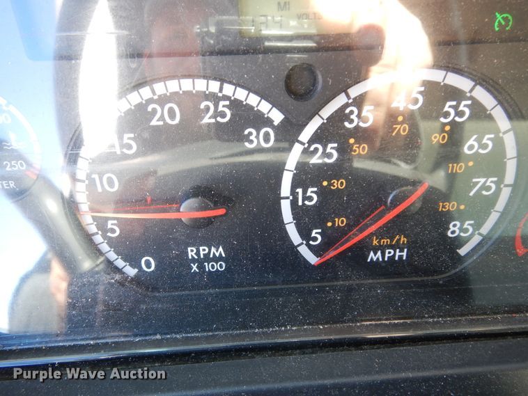 image for item DH7335 2015 Freightliner M2 106  box truck