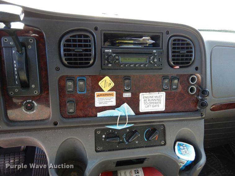 image for item DH7335 2015 Freightliner M2 106  box truck