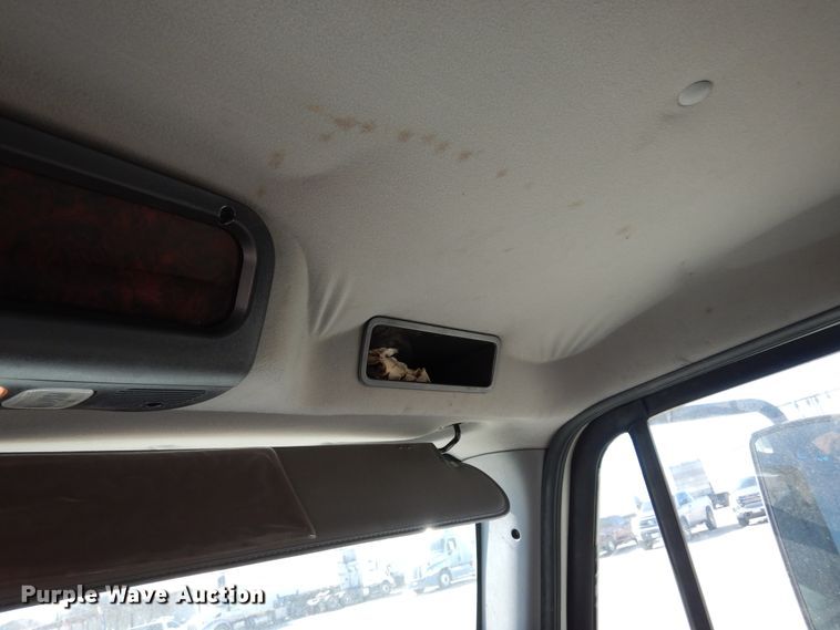 image for item DH7335 2015 Freightliner M2 106  box truck