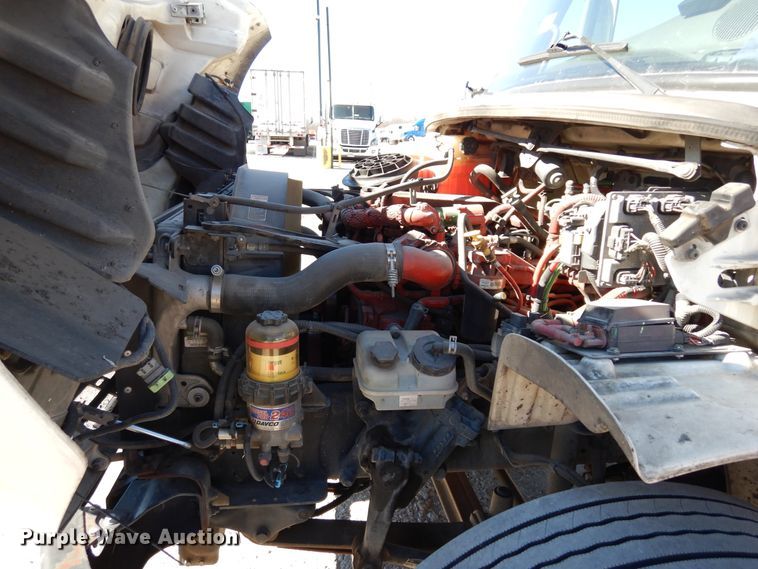 image for item DH7335 2015 Freightliner M2 106  box truck