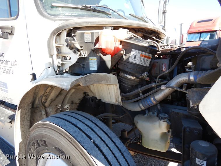 image for item DH7335 2015 Freightliner M2 106  box truck