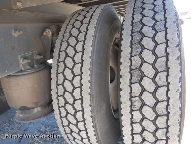 image for item DH7335 2015 Freightliner M2 106  box truck