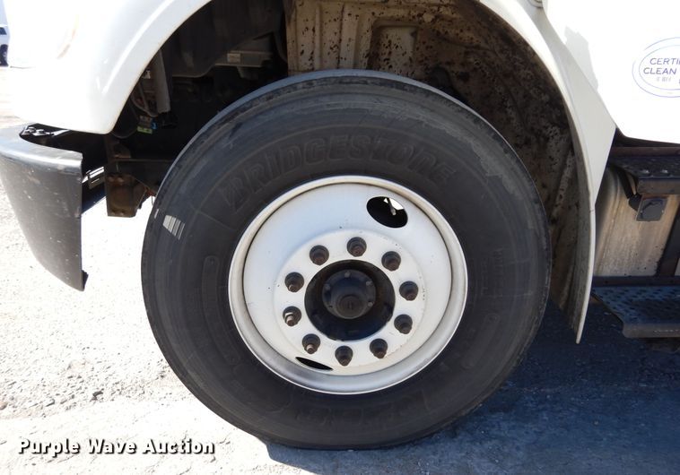 image for item DH7335 2015 Freightliner M2 106  box truck