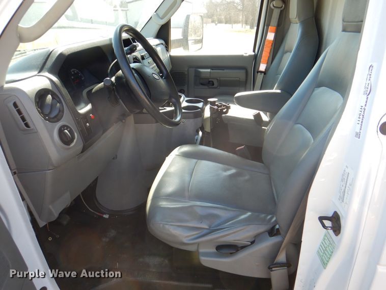 image for item DH7337 2012 Ford E450 Super Duty  box truck