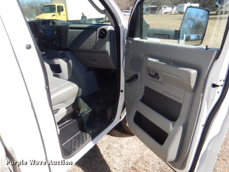 image for item DH7337 2012 Ford E450 Super Duty  box truck