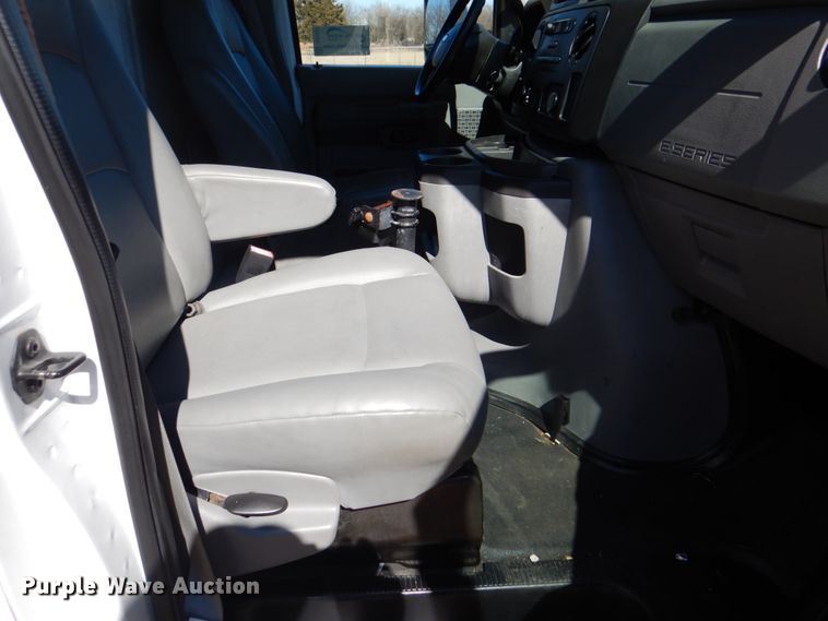 image for item DH7337 2012 Ford E450 Super Duty  box truck