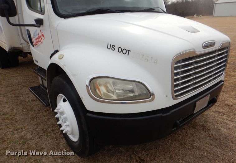 image for item DH7339 2006 Freightliner Business Class M2 106  box truck