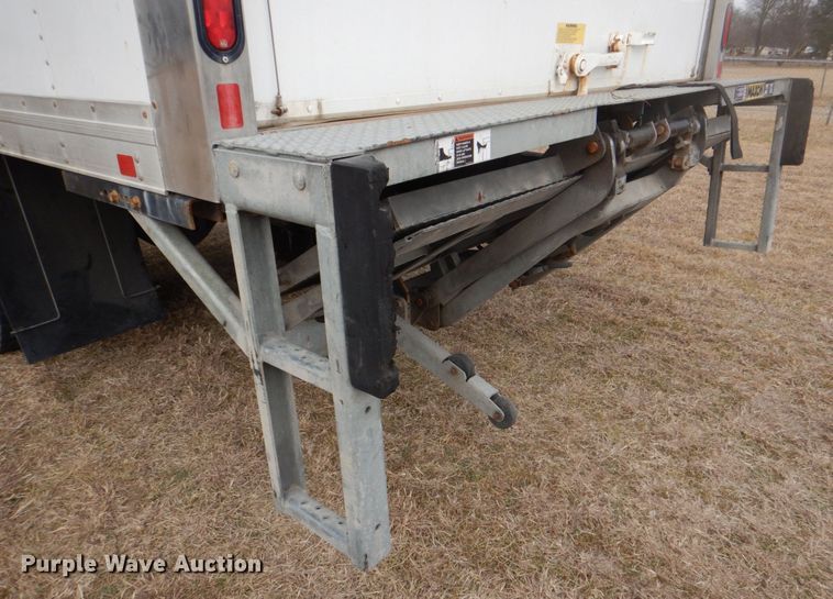 image for item DH7339 2006 Freightliner Business Class M2 106  box truck