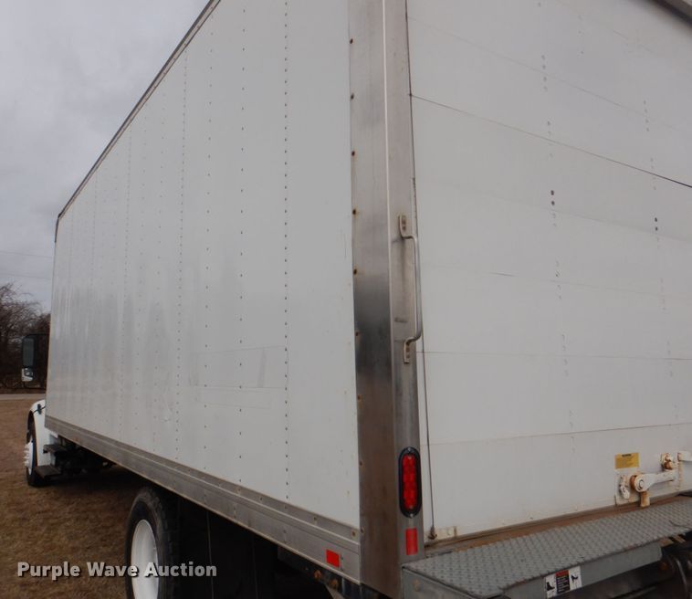 image for item DH7339 2006 Freightliner Business Class M2 106  box truck