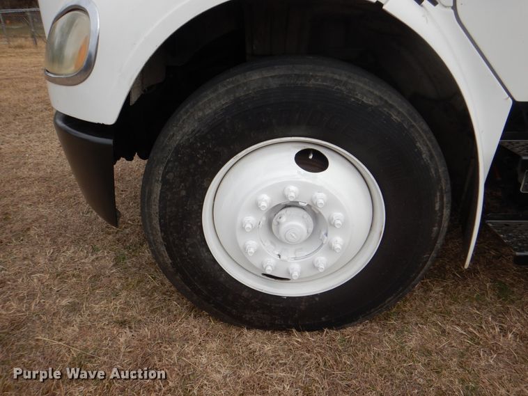 image for item DH7339 2006 Freightliner Business Class M2 106  box truck