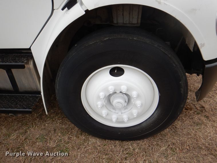 image for item DH7339 2006 Freightliner Business Class M2 106  box truck