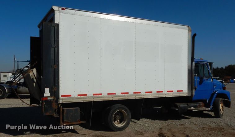 image for item DI8640 2000 Freightliner FL60  box truck