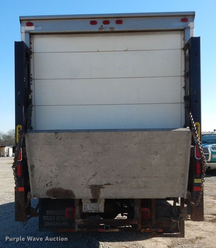 image for item DI8640 2000 Freightliner FL60  box truck